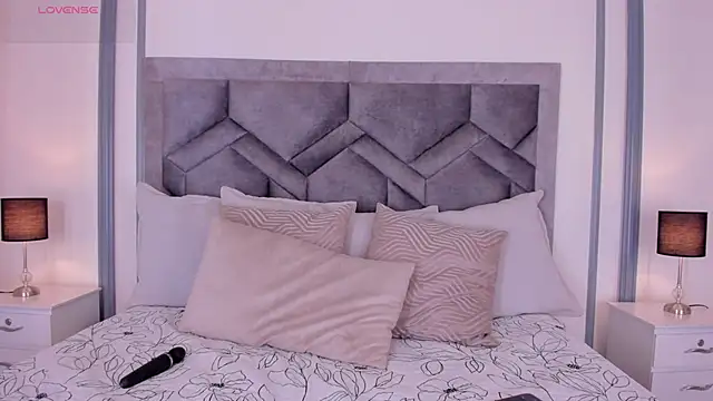 Snapshot of lucianacohelo chatting on 17, 9, 2025 lucianacohelo online show from 17, 9, 2025