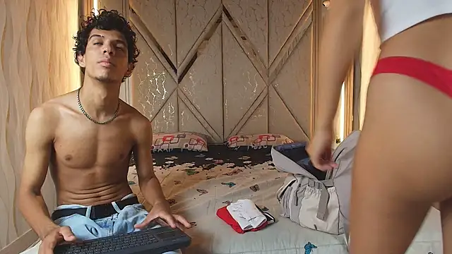 Hotcouple 222 online show from 13, 4, 2026