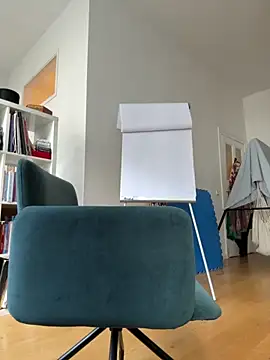 Snapshot of SexyLeon8 chatting on 20, 10, 2025 SexyLeon8 online show from 20, 10, 2025