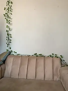 StrawberryXpeach online show from 2, 4, 2026