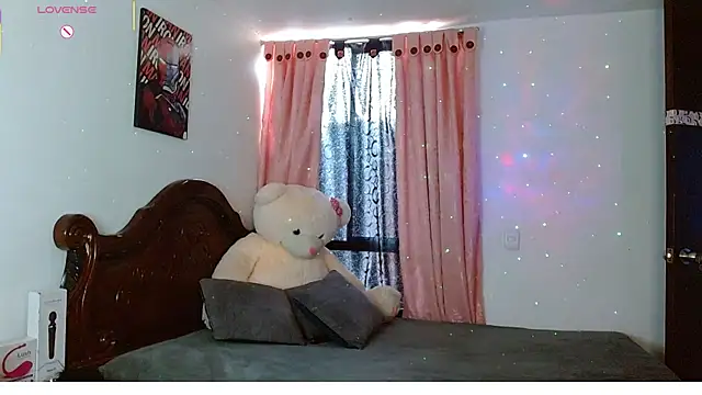 Hoolly Jones online show from 16, 12, 2025