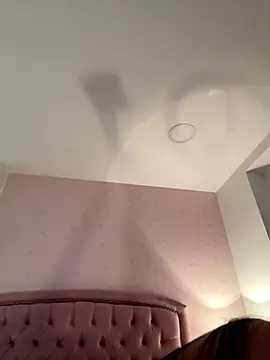 Bella  Wood online show from 29, 11, 2025