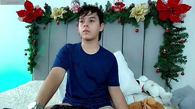 Snapshot of nico_leroy chatting on 15, 12, 2025 nico leroy online show from 15, 12, 2025