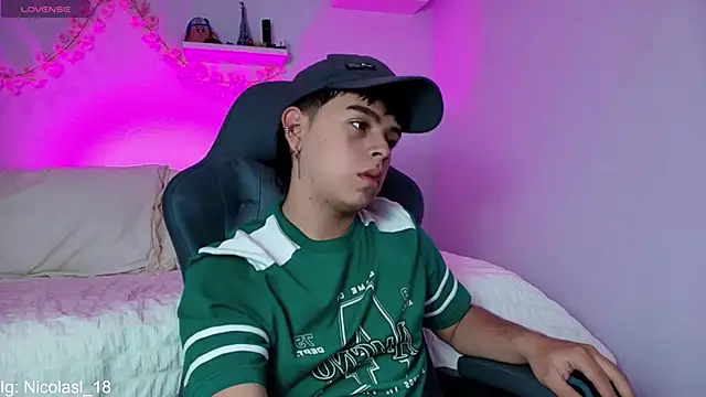 Snapshot of nico_leroy chatting on 19, 2, 2026 nico leroy online show from 19, 2, 2026