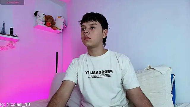 Snapshot of nico_leroy chatting on 1, 3, 2026 nico leroy online show from 1, 3, 2026