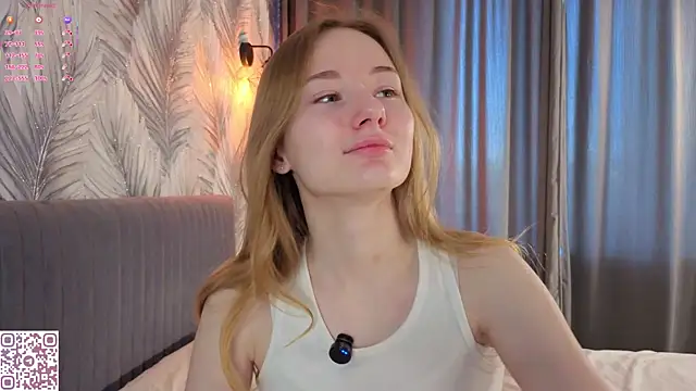 ElvinaRose online show from 14, 4, 2026