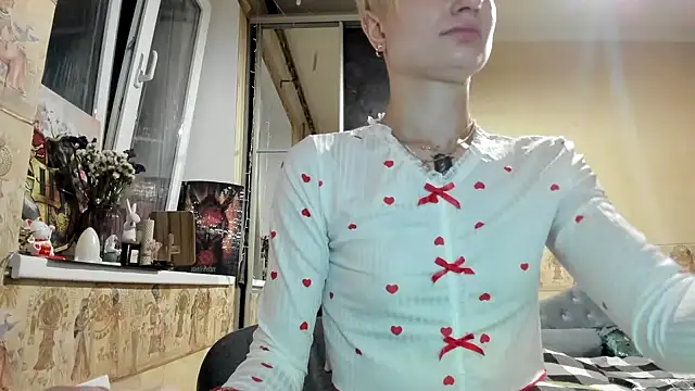 Snapshot of WatsonMi chatting on 14, 9, 2025 WatsonMi online show from 14, 9, 2025