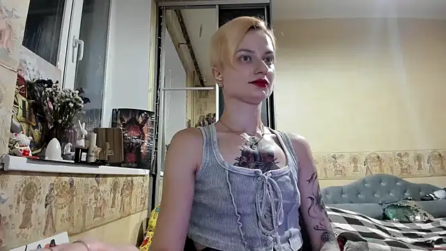 Snapshot of WatsonMi chatting on 15, 9, 2025 WatsonMi online show from 15, 9, 2025