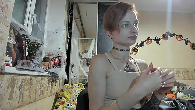 Snapshot of WatsonMi chatting on 9, 10, 2025 WatsonMi online show from 9, 10, 2025