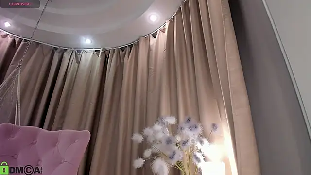 Naomi   Rias online show from 27, 10, 2025