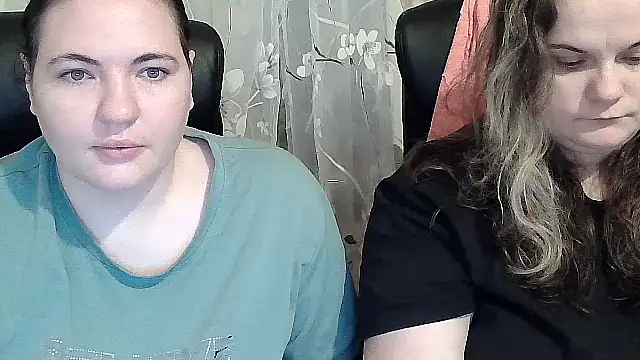 Snapshot of HollyXEva chatting on 8, 10, 2025 HollyXEva online show from 8, 10, 2025