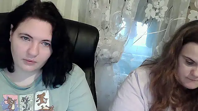 Snapshot of HollyXEva chatting on 20, 10, 2025 HollyXEva online show from 20, 10, 2025