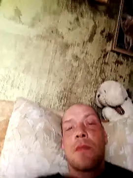 Snapshot of ToughDraft14 chatting on 8, 4, 2026 ToughDraft14 online show from 8, 4, 2026