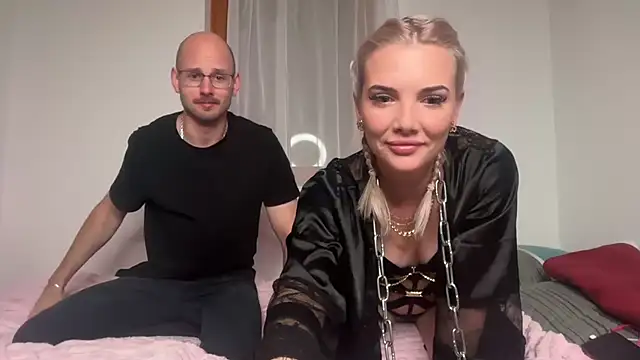 Snapshot of Foxy_Bite chatting on 27, 9, 2025 Foxy Bite online show from 27, 9, 2025