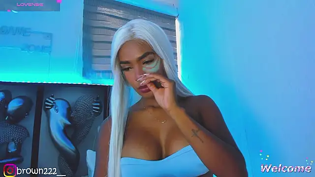  naomibrown  online show from 1, 2, 2026