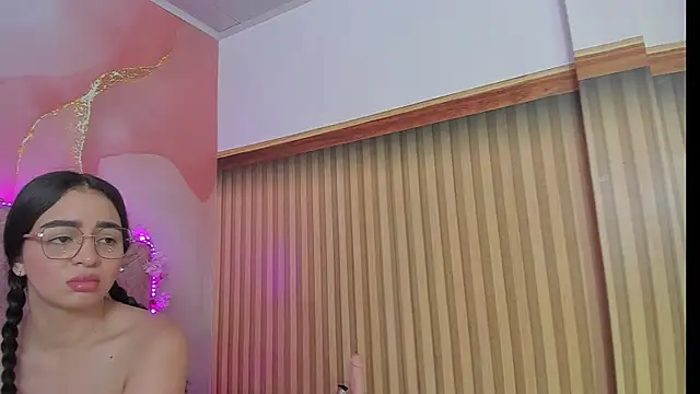 violet taylor  online show from 25, 11, 2025