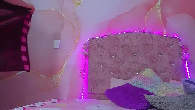 violet taylor  online show from 16, 1, 2026