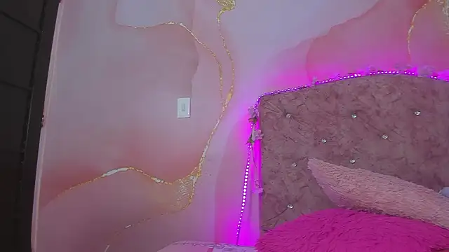 violet taylor  online show from 9, 3, 2026