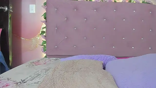 violet taylor  online show from 26, 5, 2026