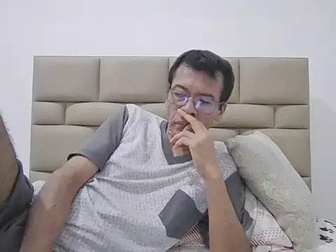 skinnylatino51 online show from 20, 2, 2026