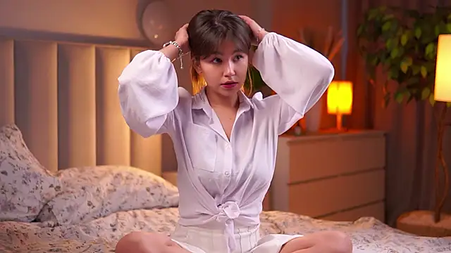 Julia PR0 online show from 27, 10, 2025