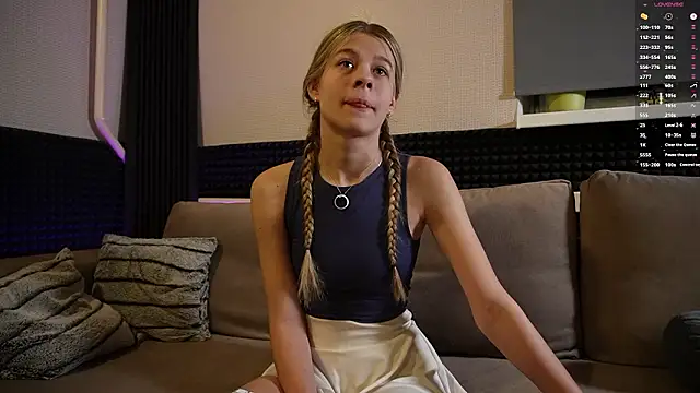 Snapshot of AnneVerity chatting on 6, 2, 2026 AnneVerity online show from 6, 2, 2026