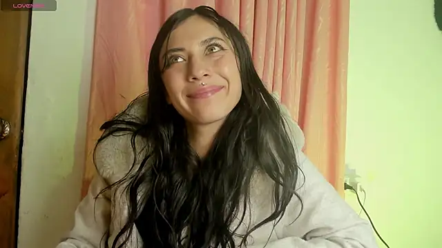 Alanaloiiss  online show from 16, 4, 2026