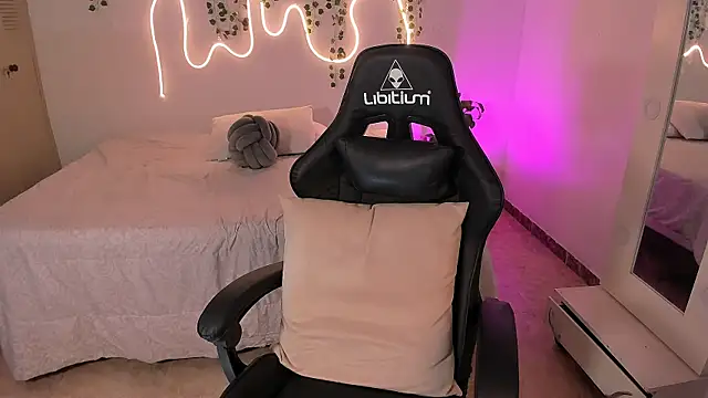 sara doll77 online show from 1, 12, 2025