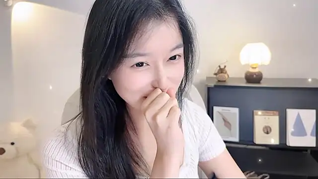 Onechestnut online show from 4, 11, 2025