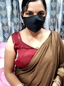 Snapshot of Lalitha-1995 chatting on 5, 7, 2026 Lalitha-1995 online show from 5, 7, 2026