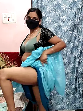 Snapshot of Lalitha-1995 chatting on 18, 7, 2026 Lalitha-1995 online show from 18, 7, 2026