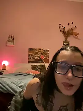 Snapshot of severingratty chatting on 5, 10, 2025 severingratty online show from 5, 10, 2025