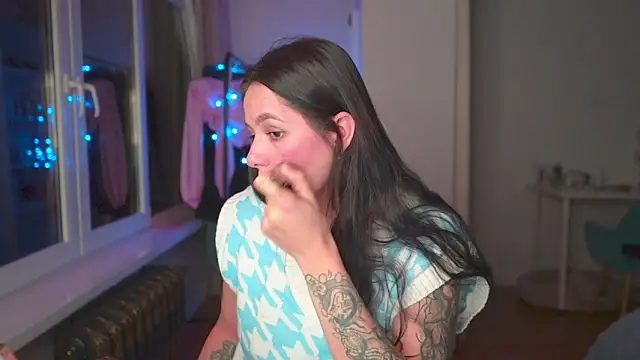 EwelynScott online show from 3, 11, 2025