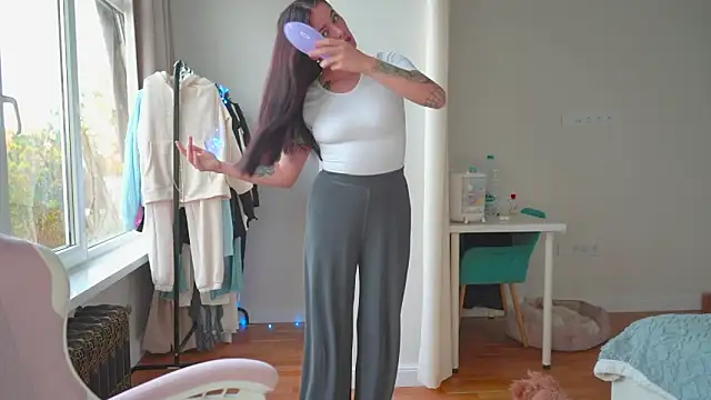 EwelynScott online show from 5, 11, 2025