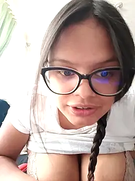 Snapshot of luluboobs9 chatting on 18, 2, 2026 luluboobs9 online show from 18, 2, 2026