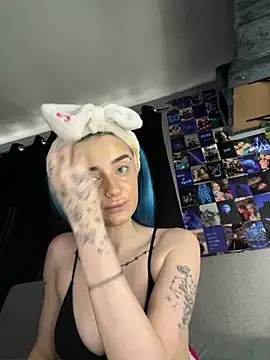 Snapshot of Bluetingx chatting on 17, 10, 2025 Bluetingx online show from 17, 10, 2025