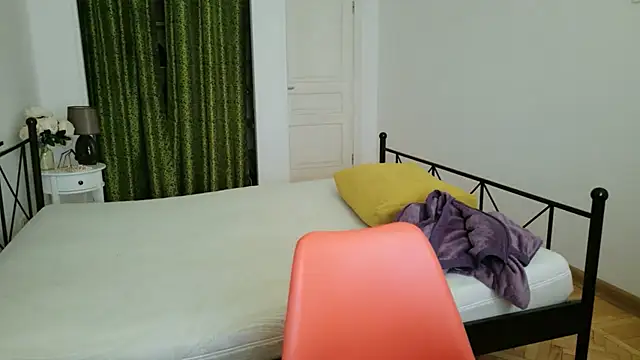 Snapshot of Di_na_Bell chatting on 19, 1, 2026 Di na Bell online show from 19, 1, 2026