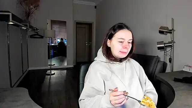 Snapshot of Di_na_Bell chatting on 6, 2, 2026 Di na Bell online show from 6, 2, 2026