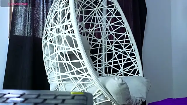 Snapshot of cuteeimy chatting on 21, 10, 2025 cuteeimy online show from 21, 10, 2025