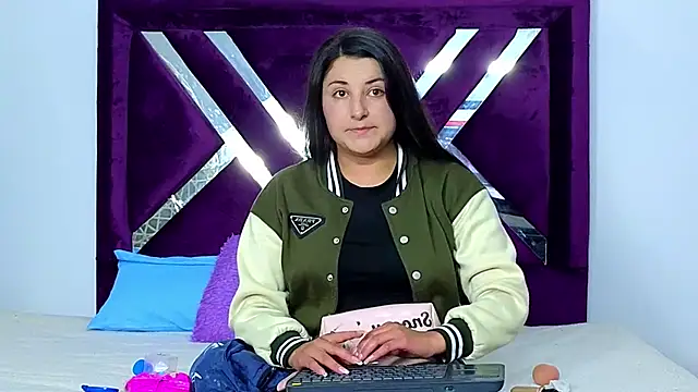 Snapshot of cuteeimy chatting on 25, 11, 2025 cuteeimy online show from 25, 11, 2025