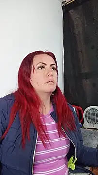 carolinhe  online show from 15, 11, 2025