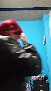 carolinhe  online show from 4, 12, 2025