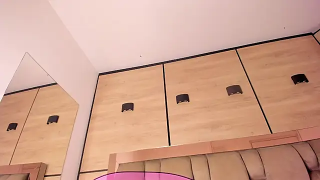 karol lewiss online show from 25, 2, 2026