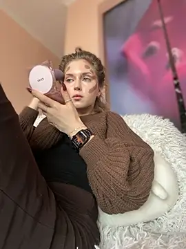 Snapshot of KellyKeler chatting on 24, 10, 2025 KellyKeler online show from 24, 10, 2025