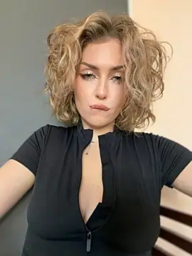 Snapshot of KellyKeler chatting on 28, 10, 2025 KellyKeler online show from 28, 10, 2025