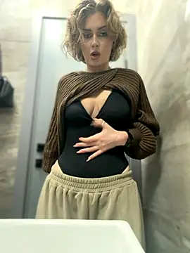 Snapshot of KellyKeler chatting on 18, 11, 2025 KellyKeler online show from 18, 11, 2025