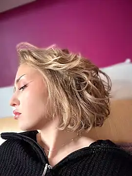 KellyKeler online show from 12, 4, 2026