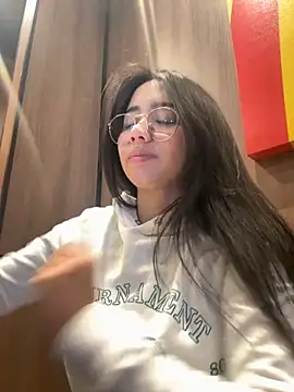 Michelle Zoe online show from 30, 10, 2025