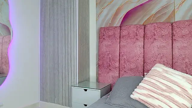 emmacurvy online show from 17, 2, 2026