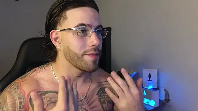 Ades Lowe online show from 31, 3, 2026